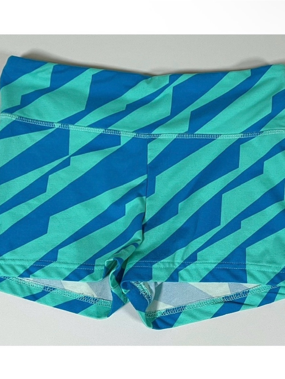 Marika Tek Blue Geometric Print Shorts Bottoms Size M 🩵✨ #shorts #casual #gym